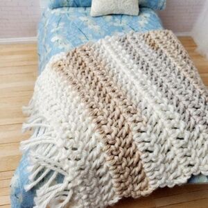 Miniature Dollhouose Crochet Throw Blanket Area Rug 1:12 Scale